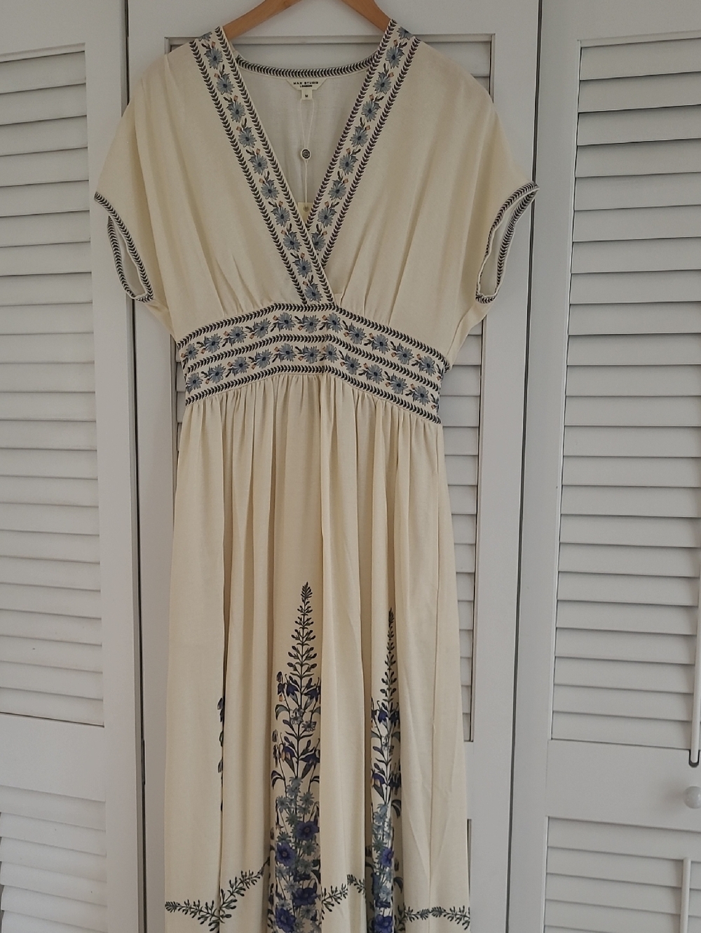 Linen Maxi Dress with Blue Floral Embroidery Max Studio
